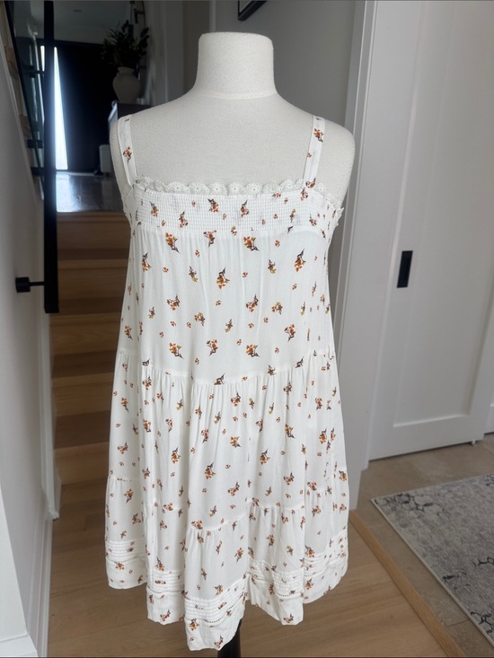 Kivari Dresses & Skirts - Kivari White Floral Tiered Mini Dress Size US 6 Boho Cottagecore